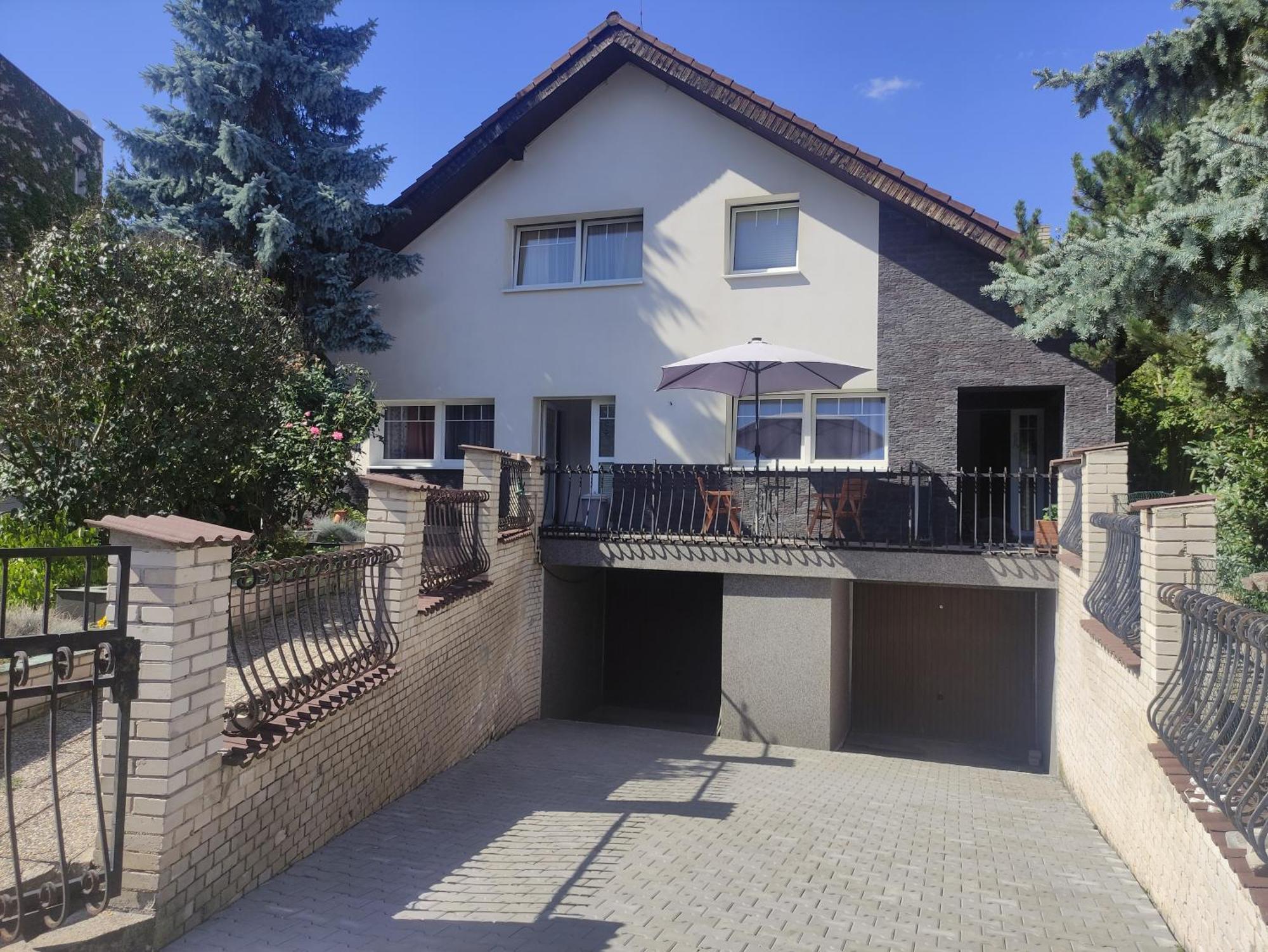 Cozy Gardens Apartments In Prague, Prague